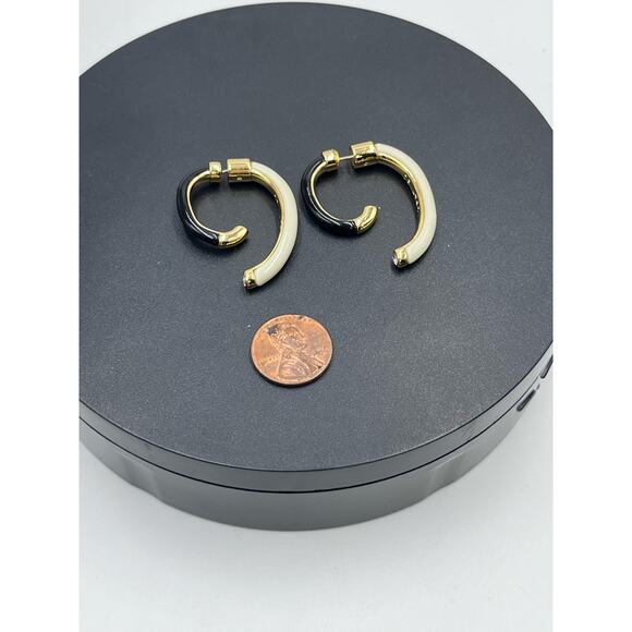 DEMARSON Designer Luna Black
Cream Half Hoop Front Back
Resin Versatile Earrings - Picture 8 of 8